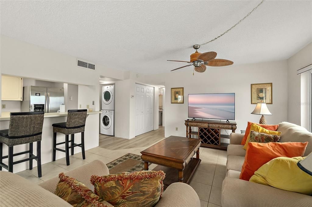 For Sale: $279,000 (2 beds, 2 baths, 1344 Square Feet)