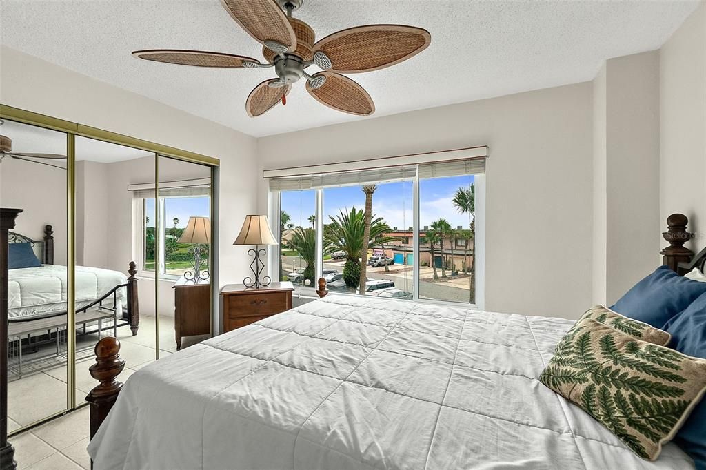 For Sale: $279,000 (2 beds, 2 baths, 1344 Square Feet)