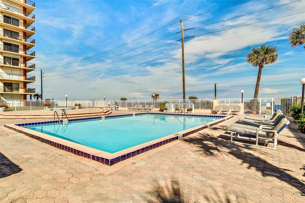 For Sale: $279,000 (2 beds, 2 baths, 1344 Square Feet)