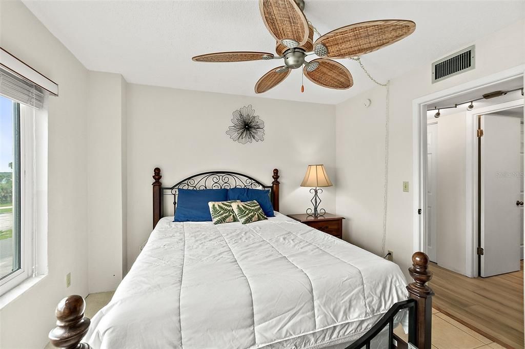 For Sale: $279,000 (2 beds, 2 baths, 1344 Square Feet)