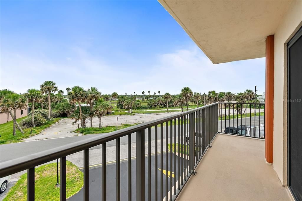 For Sale: $279,000 (2 beds, 2 baths, 1344 Square Feet)