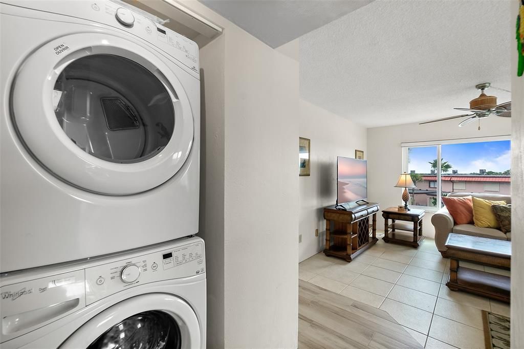 For Sale: $279,000 (2 beds, 2 baths, 1344 Square Feet)