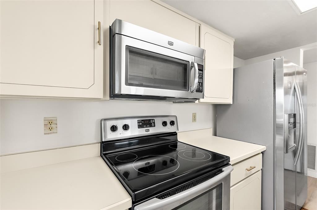 For Sale: $279,000 (2 beds, 2 baths, 1344 Square Feet)