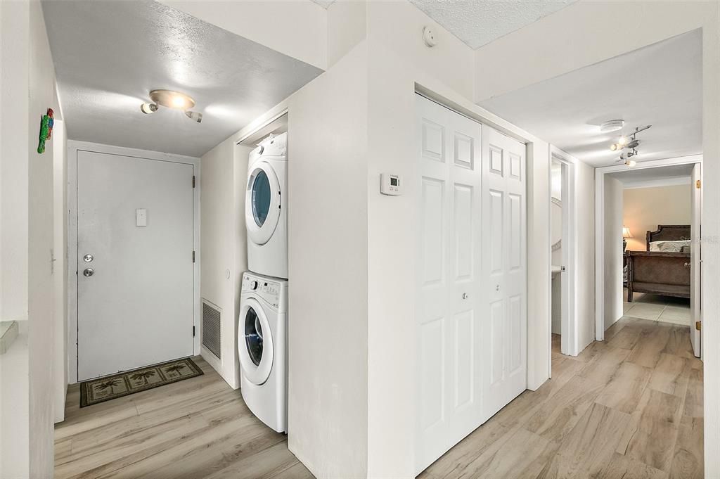 For Sale: $279,000 (2 beds, 2 baths, 1344 Square Feet)