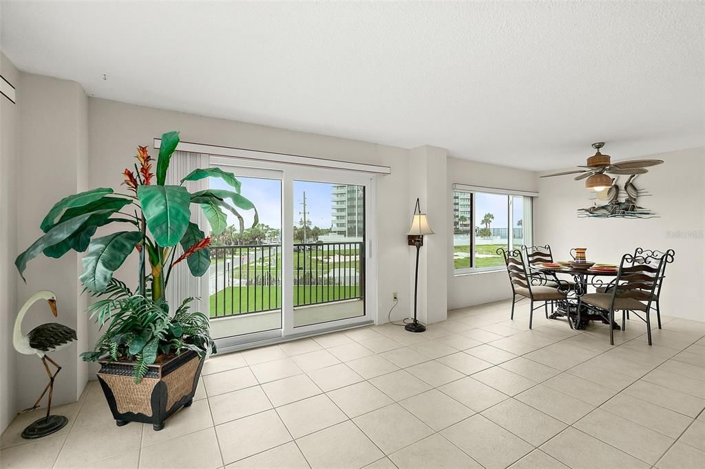 For Sale: $279,000 (2 beds, 2 baths, 1344 Square Feet)