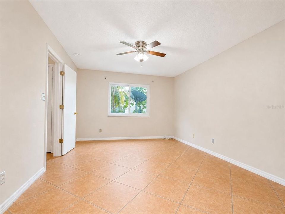 En Venta: $165,000 (3 camas, 2 baños, 1375 Pies cuadrados)