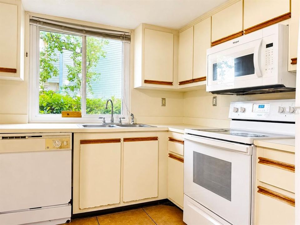En Venta: $165,000 (3 camas, 2 baños, 1375 Pies cuadrados)