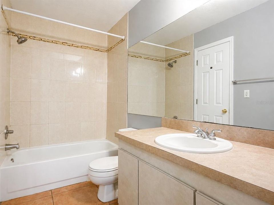 En Venta: $165,000 (3 camas, 2 baños, 1375 Pies cuadrados)