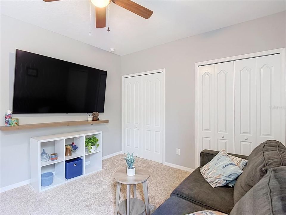 En Venta: $649,900 (4 camas, 3 baños, 2503 Pies cuadrados)