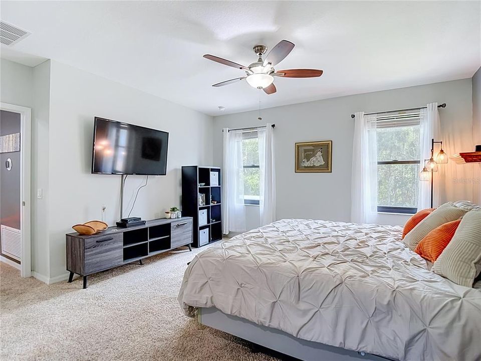 En Venta: $649,900 (4 camas, 3 baños, 2503 Pies cuadrados)