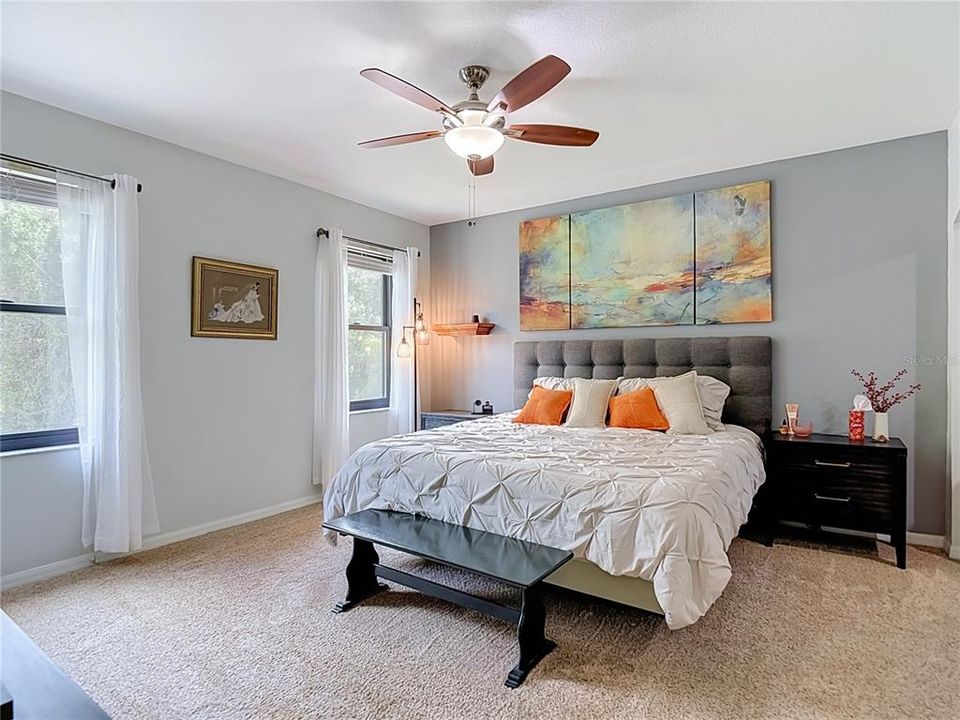 En Venta: $649,900 (4 camas, 3 baños, 2503 Pies cuadrados)
