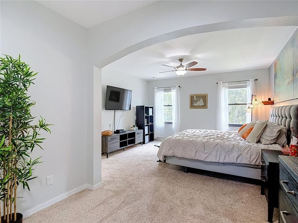 En Venta: $649,900 (4 camas, 3 baños, 2503 Pies cuadrados)