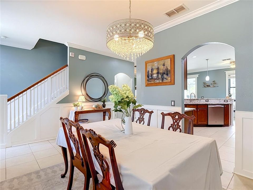 En Venta: $649,900 (4 camas, 3 baños, 2503 Pies cuadrados)