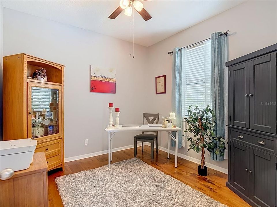 En Venta: $649,900 (4 camas, 3 baños, 2503 Pies cuadrados)