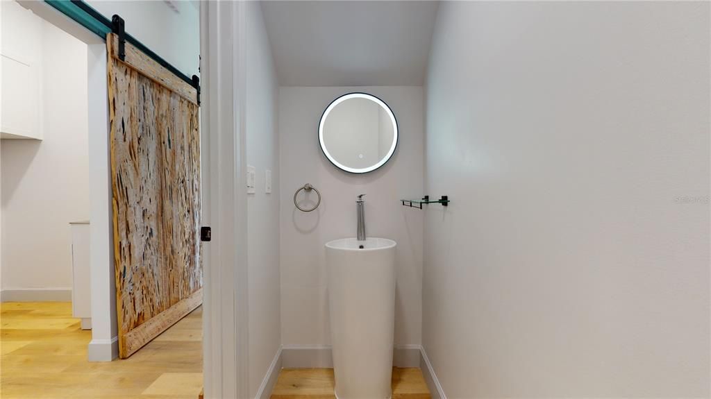 For Rent: $3,450 (3 beds, 3 baths, 2000 Square Feet)