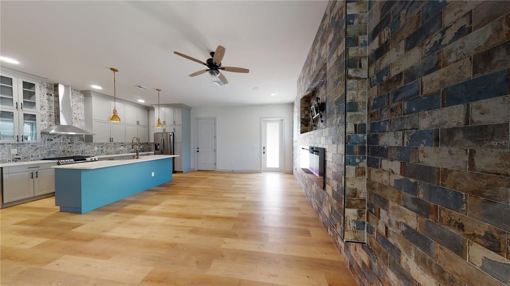 For Rent: $3,450 (3 beds, 3 baths, 2000 Square Feet)