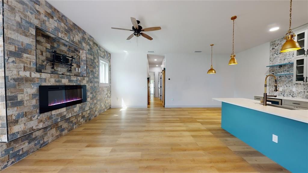 For Rent: $3,450 (3 beds, 3 baths, 2000 Square Feet)