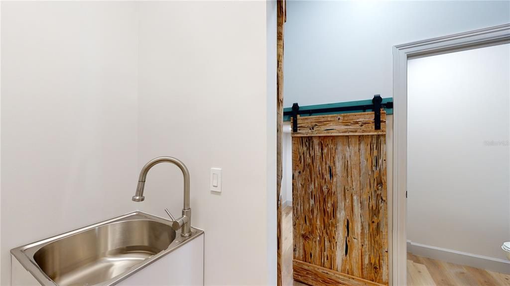 For Rent: $3,450 (3 beds, 3 baths, 2000 Square Feet)