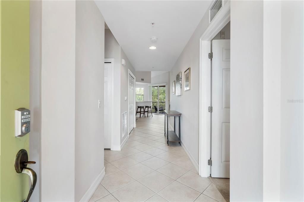 For Sale: $225,000 (2 beds, 2 baths, 1245 Square Feet)