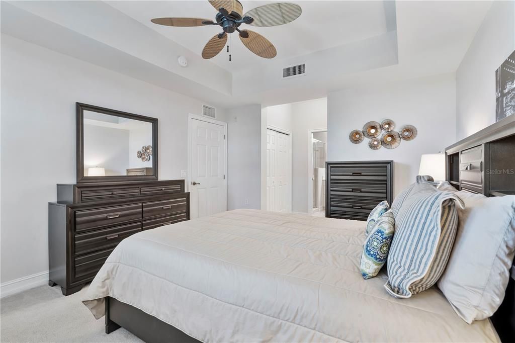 For Sale: $225,000 (2 beds, 2 baths, 1245 Square Feet)