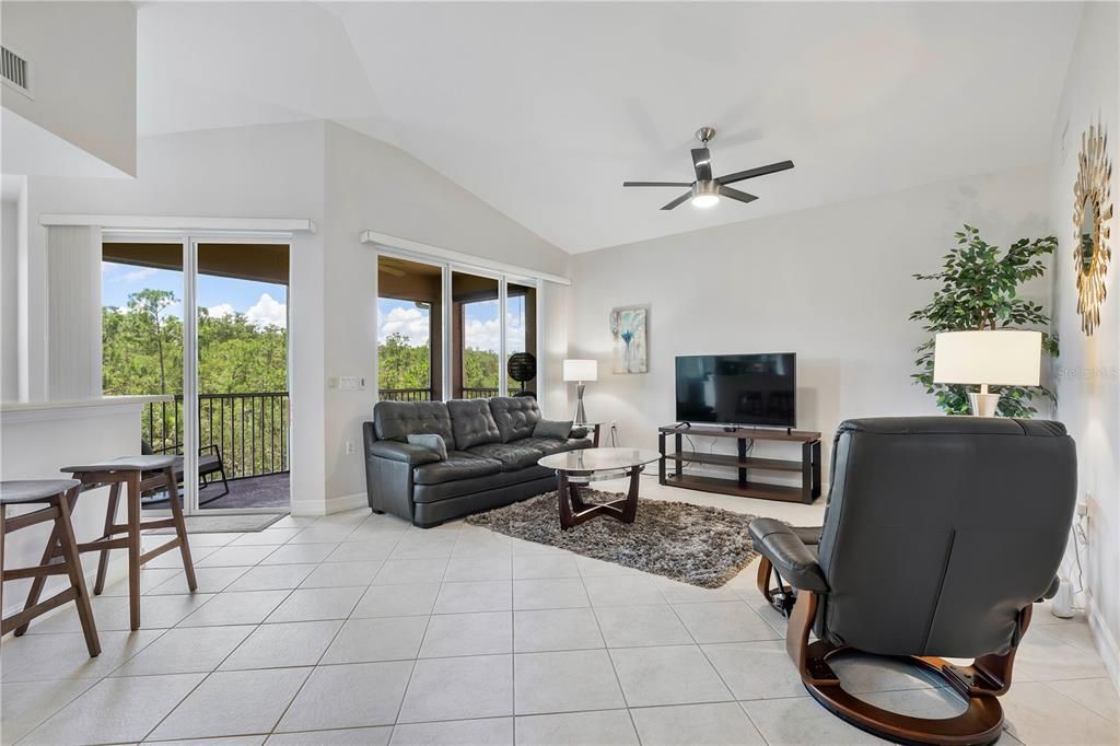 For Sale: $225,000 (2 beds, 2 baths, 1245 Square Feet)