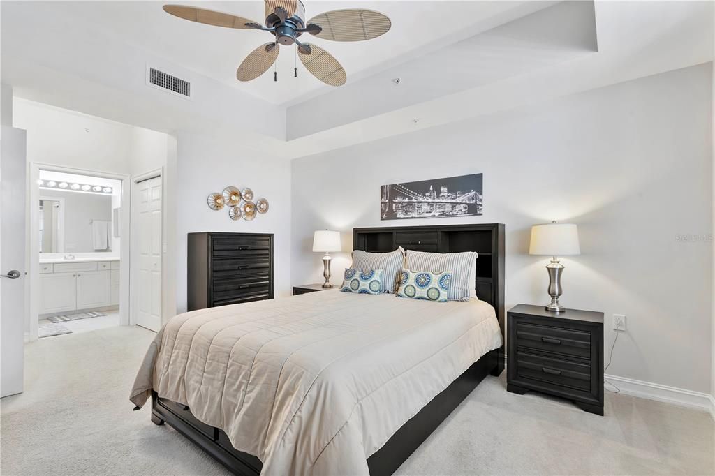 For Sale: $225,000 (2 beds, 2 baths, 1245 Square Feet)