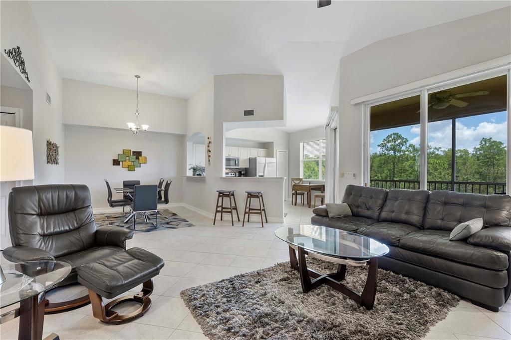 For Sale: $225,000 (2 beds, 2 baths, 1245 Square Feet)