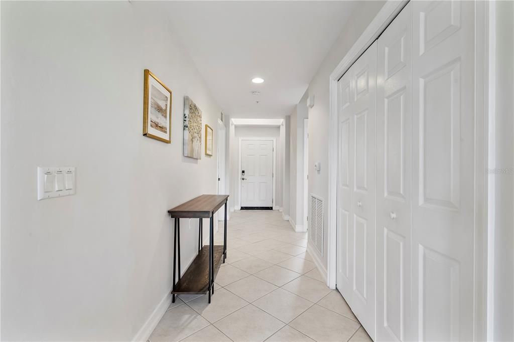 For Sale: $225,000 (2 beds, 2 baths, 1245 Square Feet)