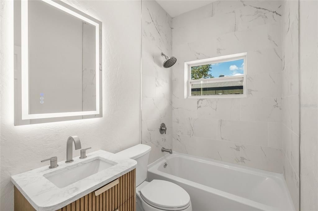 For Sale: $359,000 (3 beds, 2 baths, 1246 Square Feet)