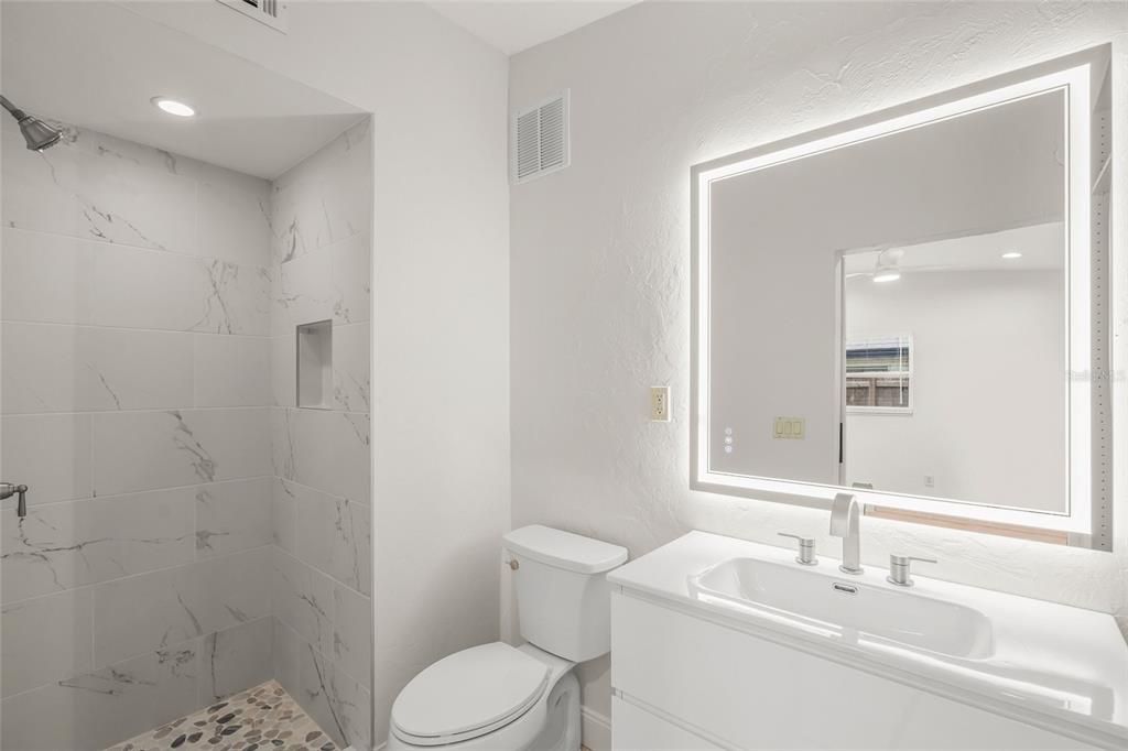 For Sale: $359,000 (3 beds, 2 baths, 1246 Square Feet)
