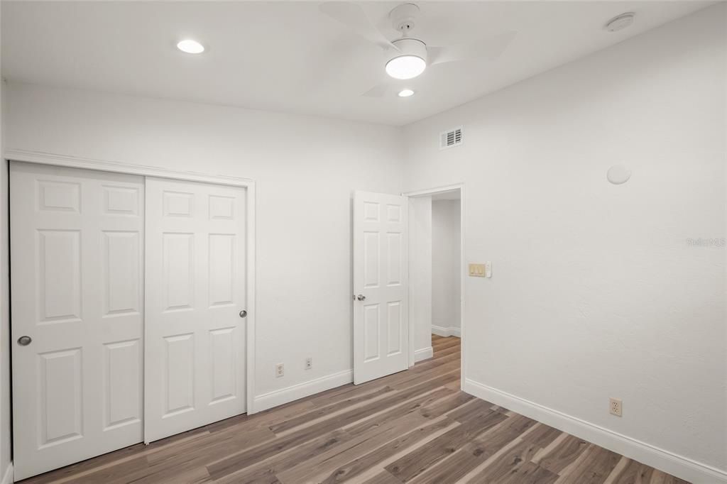 For Sale: $359,000 (3 beds, 2 baths, 1246 Square Feet)