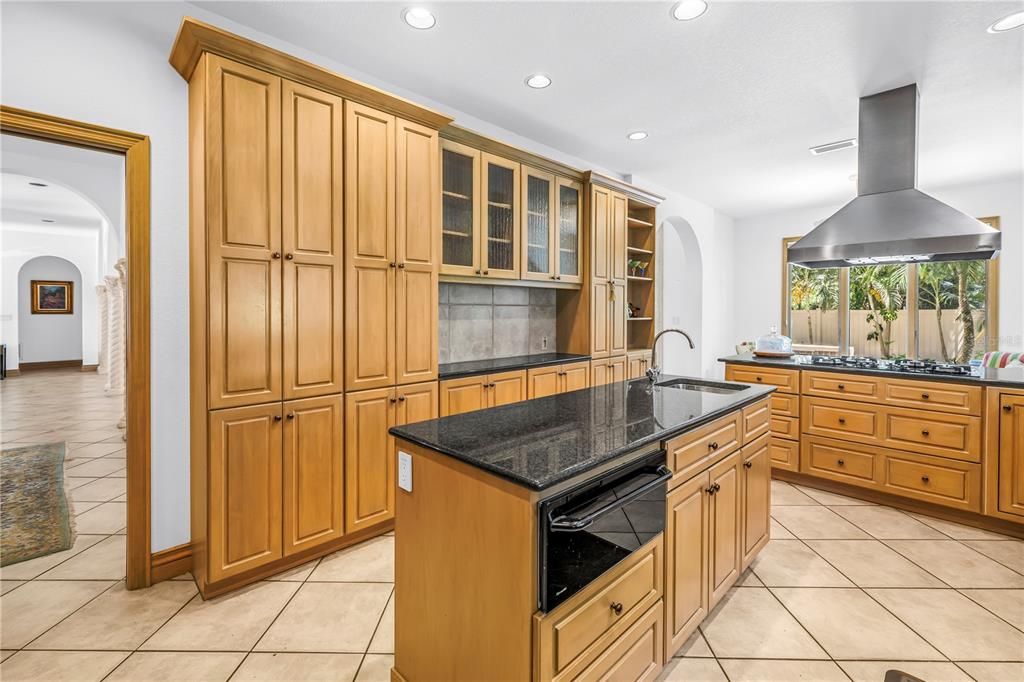En Venta: $1,950,000 (3 camas, 3 baños, 3619 Pies cuadrados)