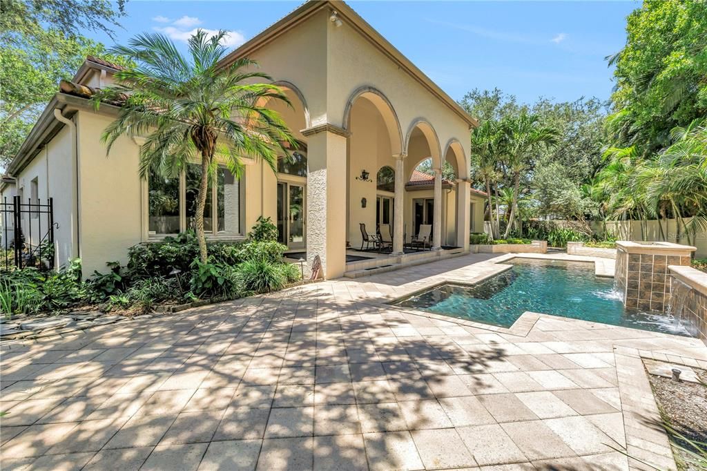 En Venta: $1,950,000 (3 camas, 3 baños, 3619 Pies cuadrados)