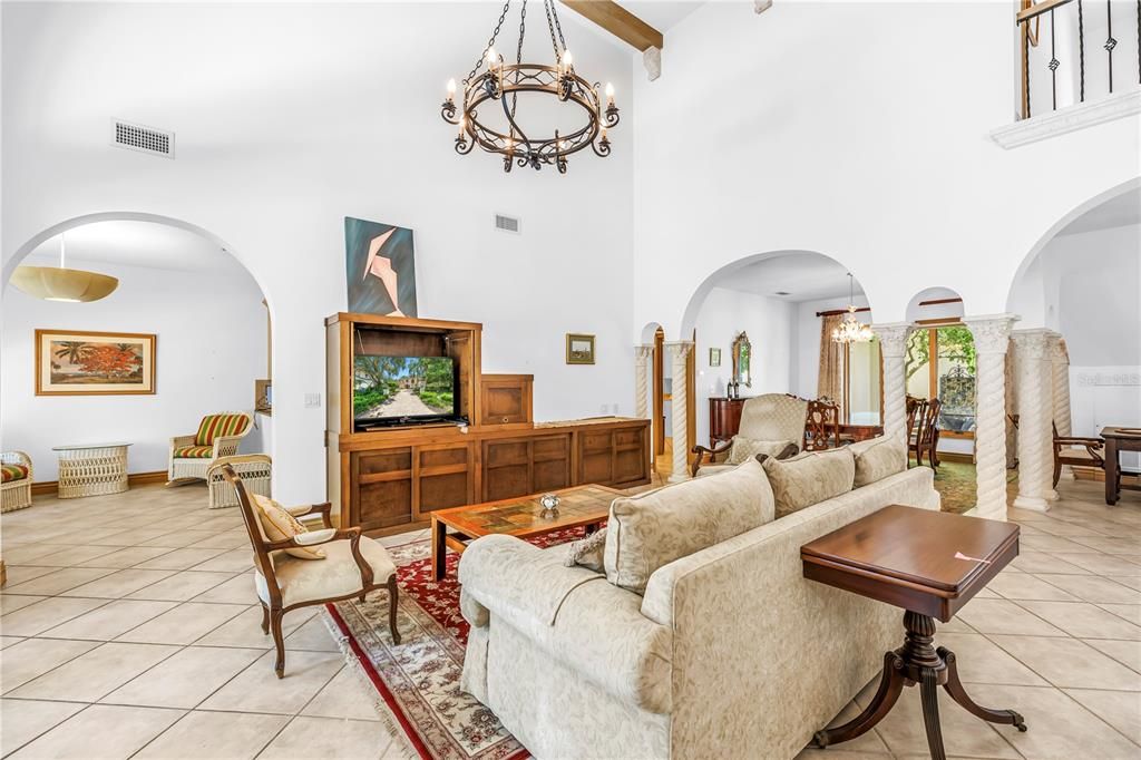 En Venta: $1,950,000 (3 camas, 3 baños, 3619 Pies cuadrados)