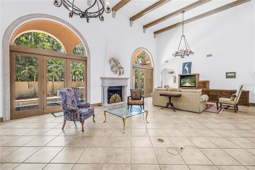 En Venta: $1,950,000 (3 camas, 3 baños, 3619 Pies cuadrados)