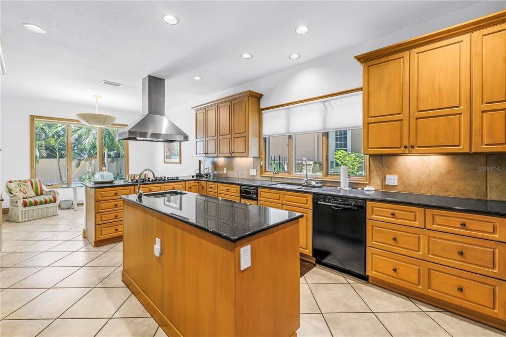 En Venta: $1,950,000 (3 camas, 3 baños, 3619 Pies cuadrados)