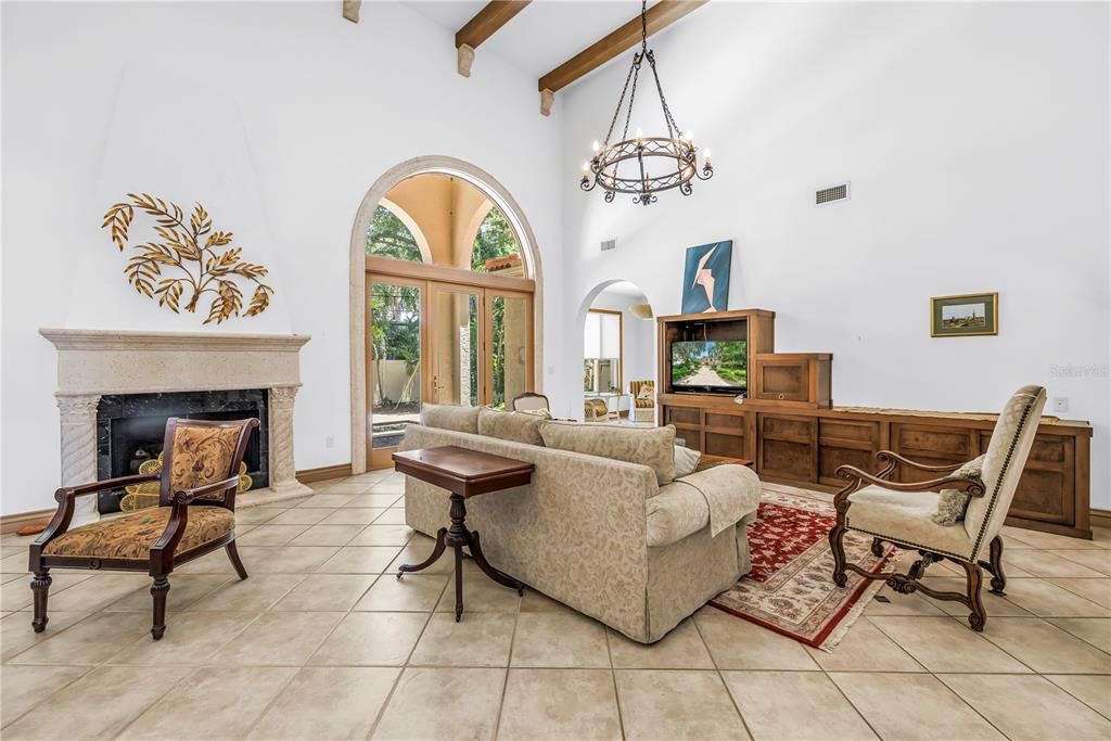 En Venta: $1,950,000 (3 camas, 3 baños, 3619 Pies cuadrados)