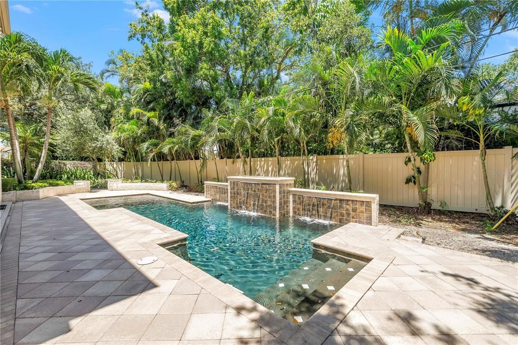 En Venta: $1,950,000 (3 camas, 3 baños, 3619 Pies cuadrados)