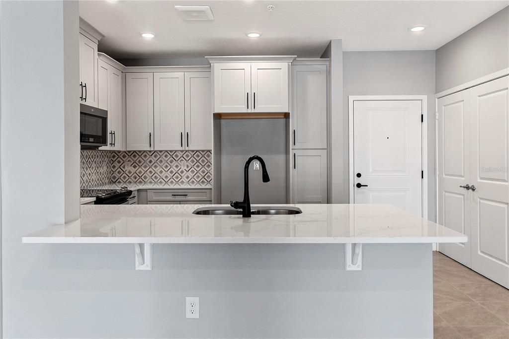 For Sale: $369,990 (2 beds, 2 baths, 1368 Square Feet)