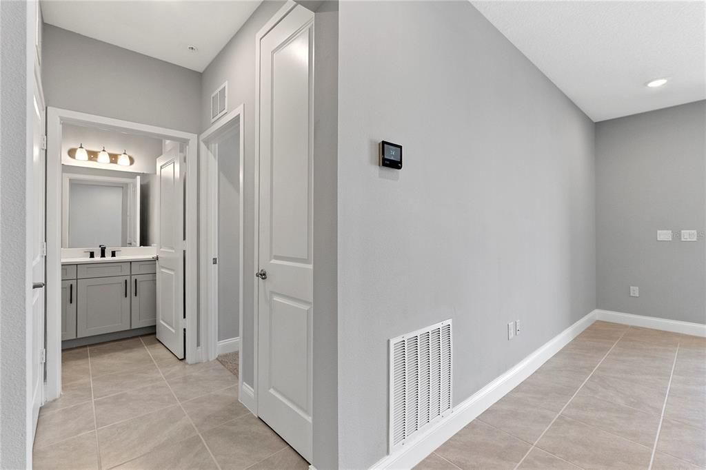 For Sale: $369,990 (2 beds, 2 baths, 1368 Square Feet)