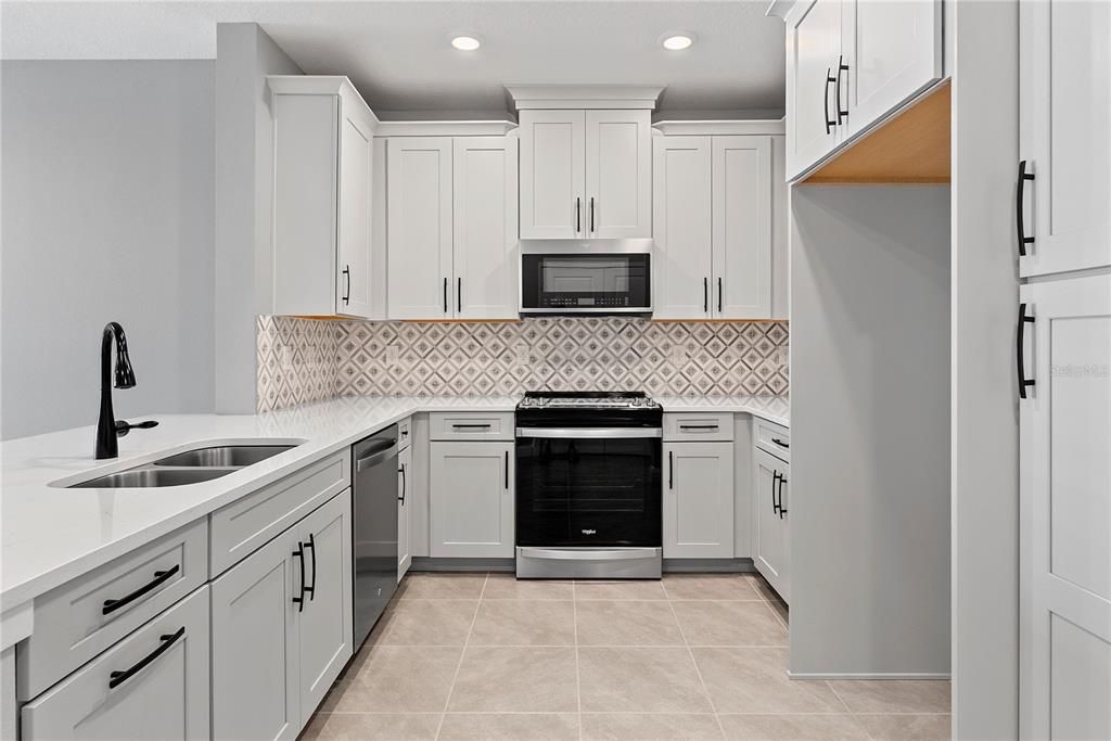 For Sale: $369,990 (2 beds, 2 baths, 1368 Square Feet)