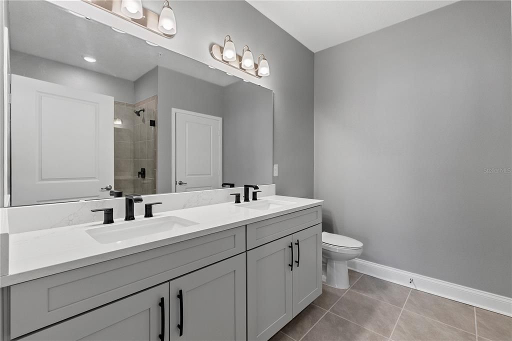 For Sale: $369,990 (2 beds, 2 baths, 1368 Square Feet)