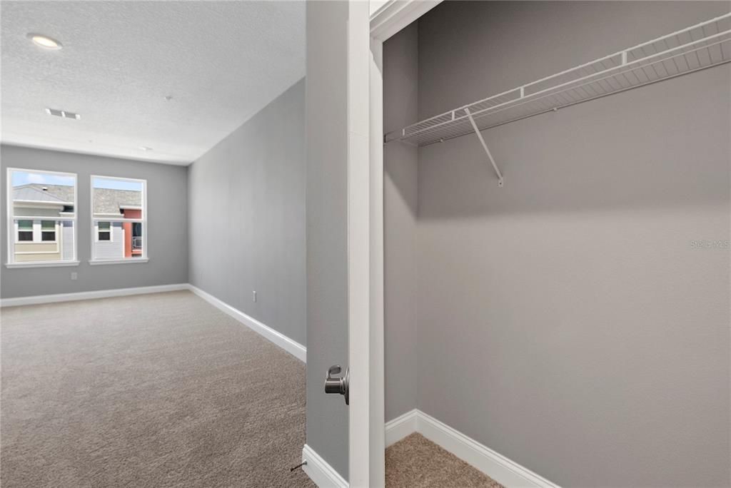 For Sale: $369,990 (2 beds, 2 baths, 1368 Square Feet)
