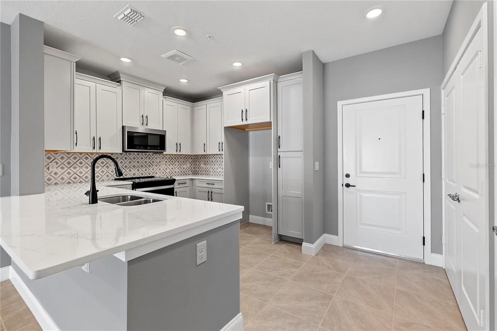 For Sale: $369,990 (2 beds, 2 baths, 1368 Square Feet)