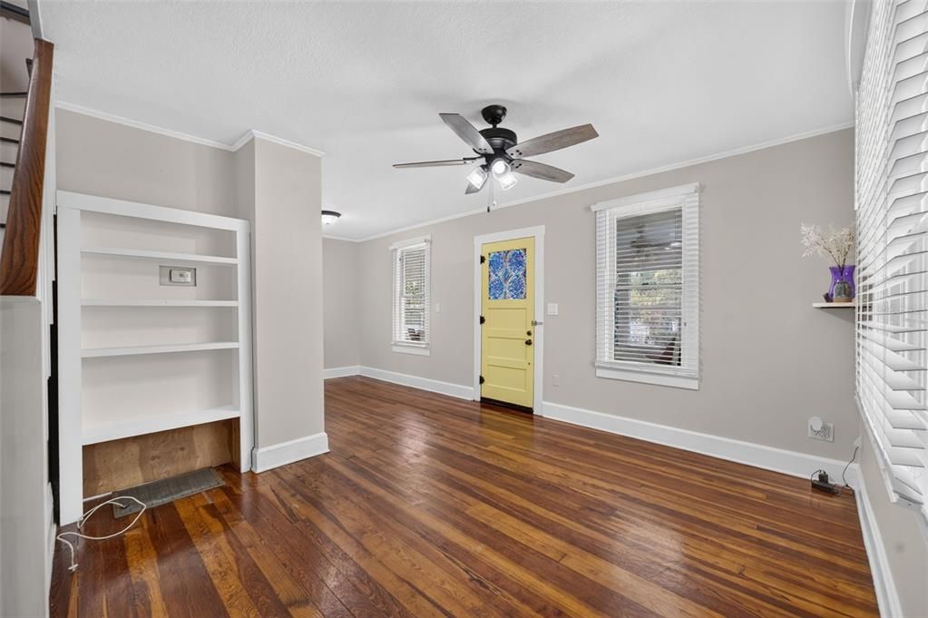 For Sale: $499,000 (3 beds, 2 baths, 1244 Square Feet)