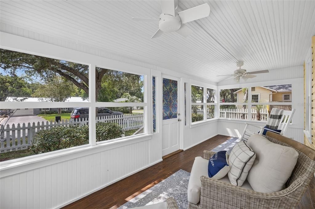 For Sale: $499,000 (3 beds, 2 baths, 1244 Square Feet)
