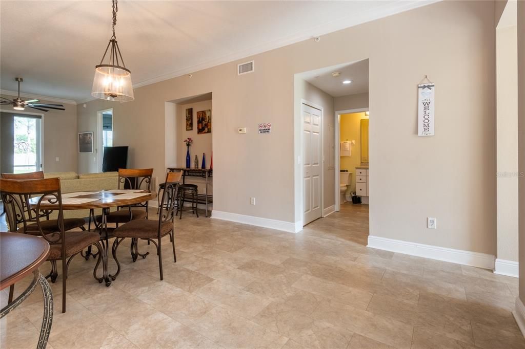 For Sale: $269,900 (2 beds, 2 baths, 1128 Square Feet)
