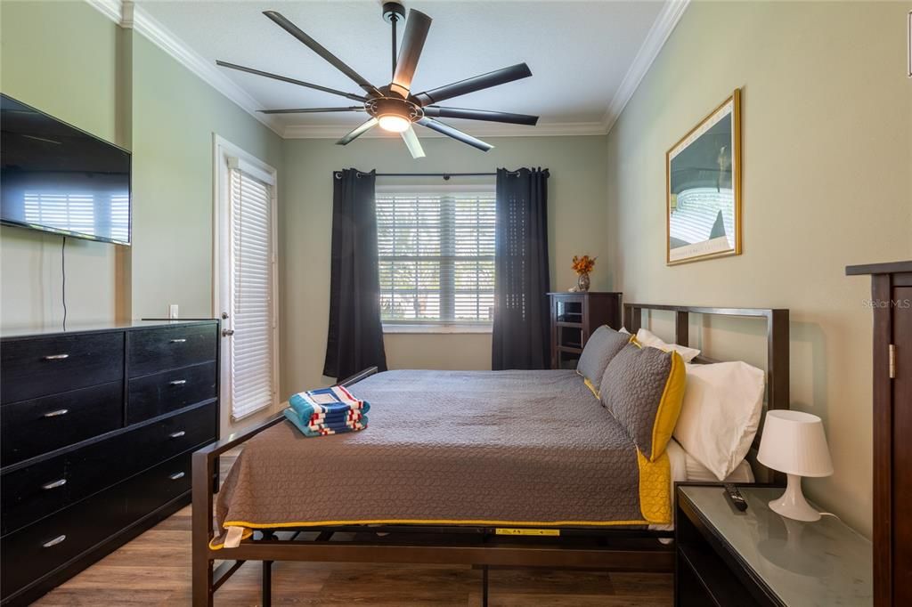 For Sale: $269,900 (2 beds, 2 baths, 1128 Square Feet)