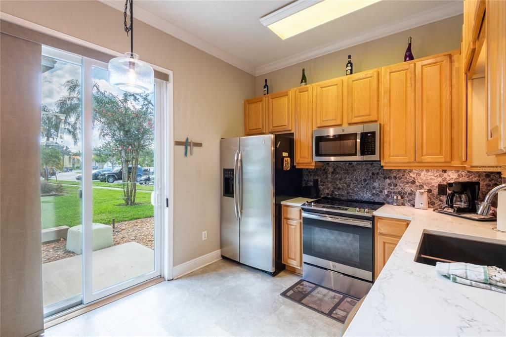 For Sale: $269,900 (2 beds, 2 baths, 1128 Square Feet)