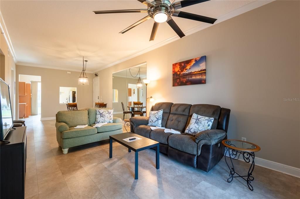 For Sale: $269,900 (2 beds, 2 baths, 1128 Square Feet)